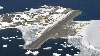 Daredevils Just Rescued Someone from the South Pole in the Middle of Winter